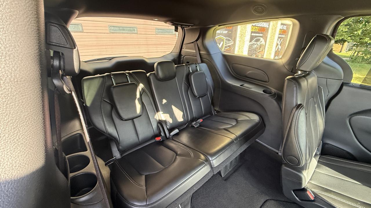 Chrysler Pacifica Select 2025