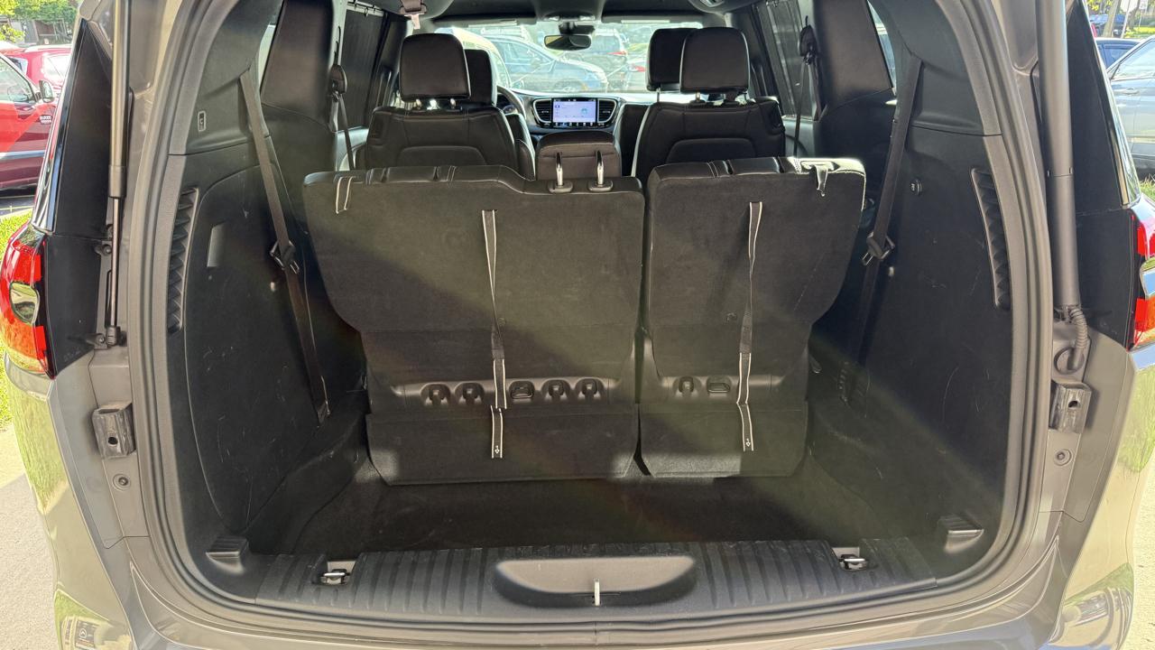 Chrysler Pacifica Select 2025