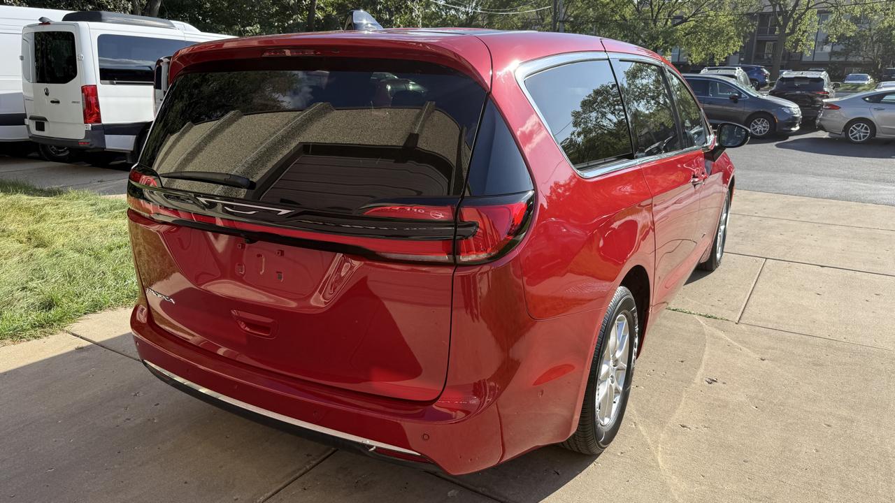 Chrysler Pacifica Select 2027