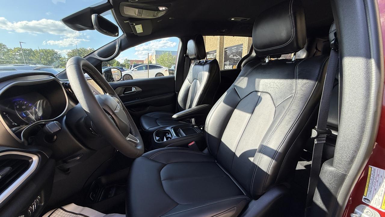 Chrysler Pacifica Select 2027