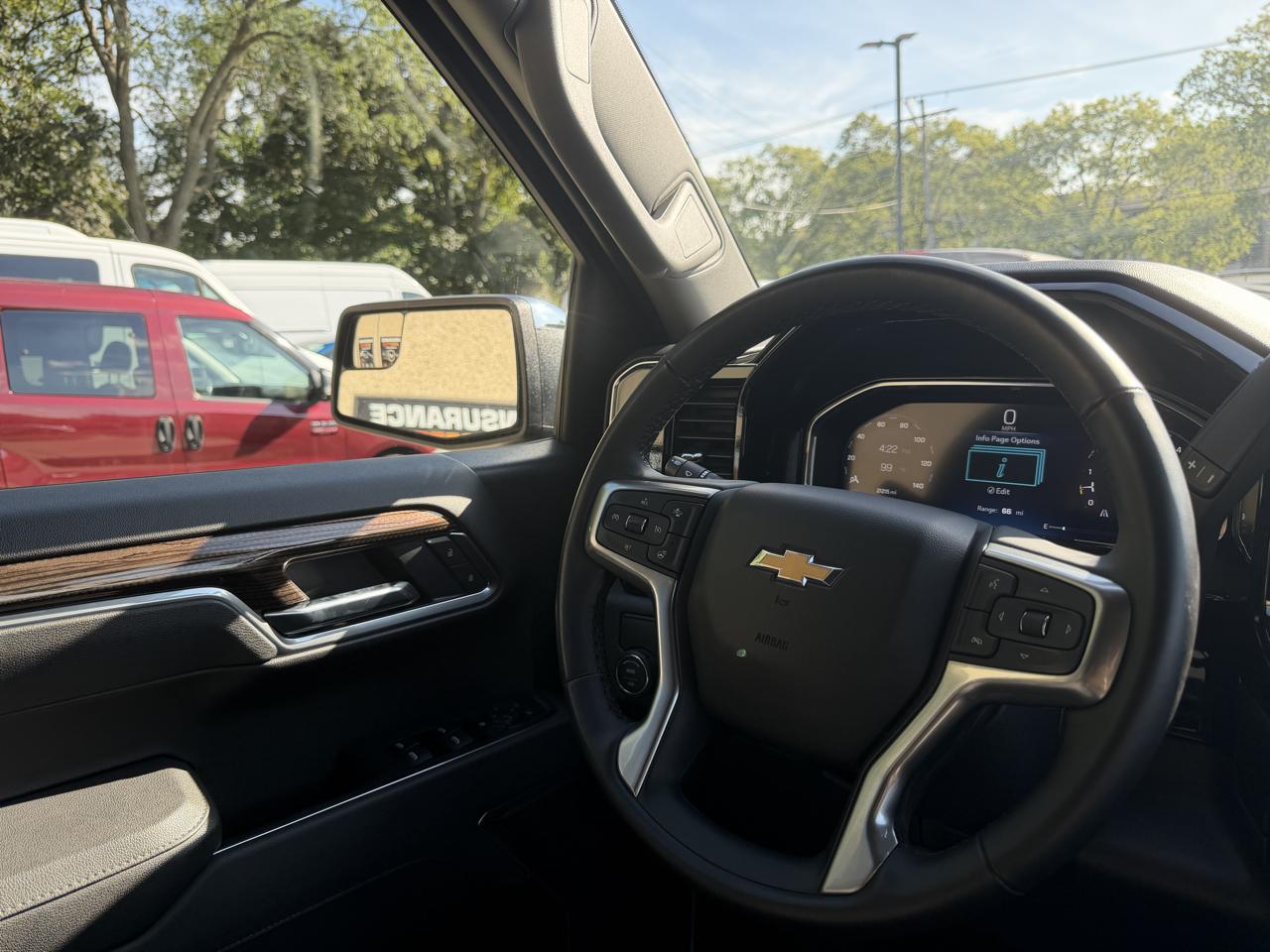Chevrolet Silverado 1500 LT Crew Cab 2WD 2026