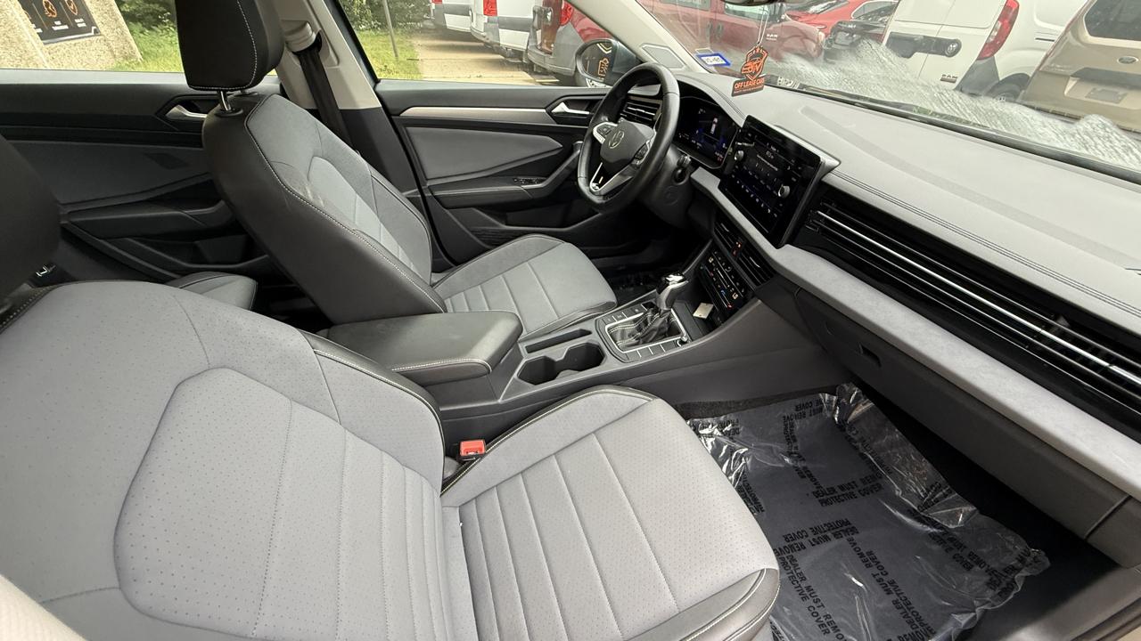 Volkswagen Jetta SE 2025
