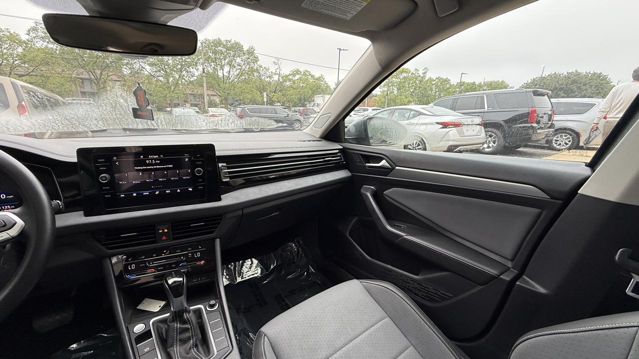 Volkswagen Jetta SE 2025
