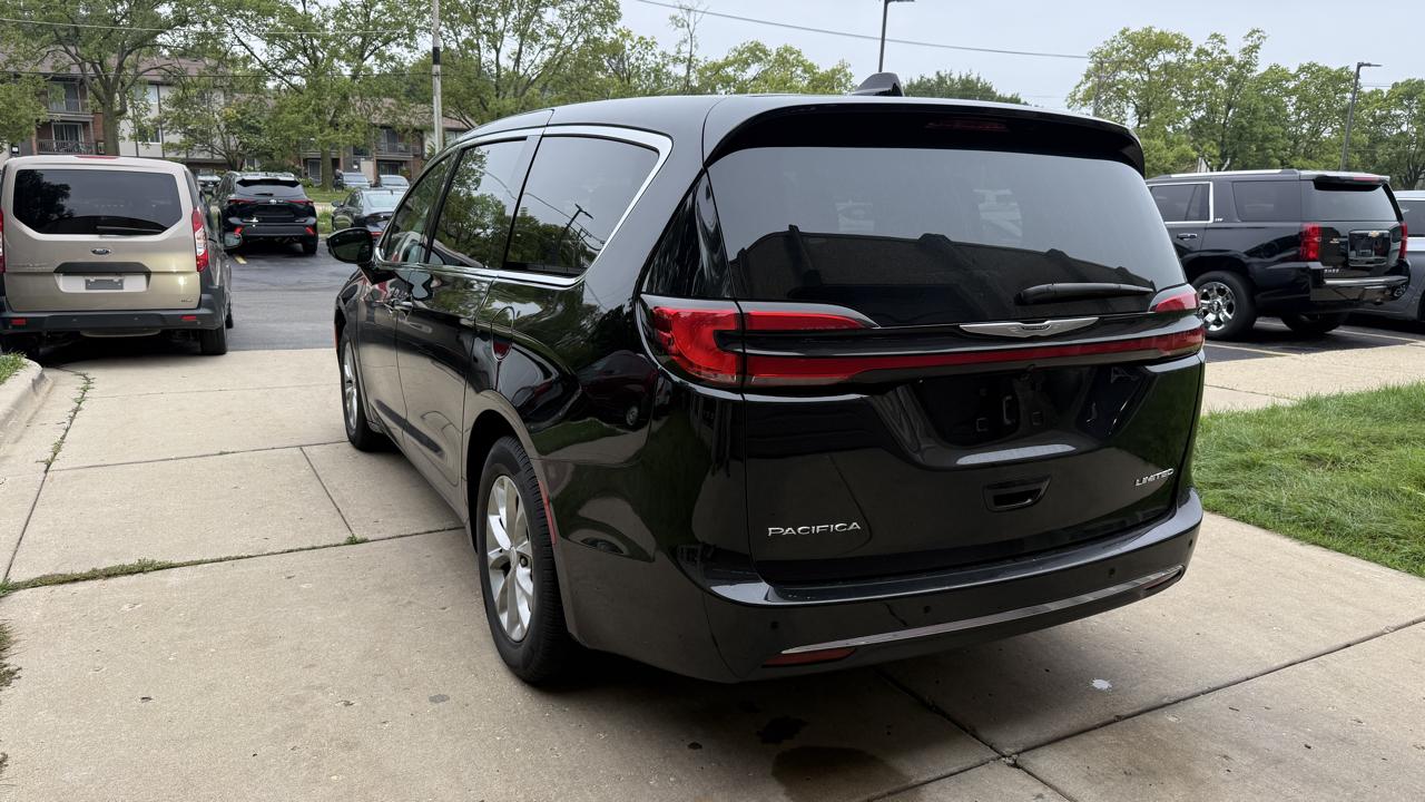 Chrysler Pacifica Limited 2026