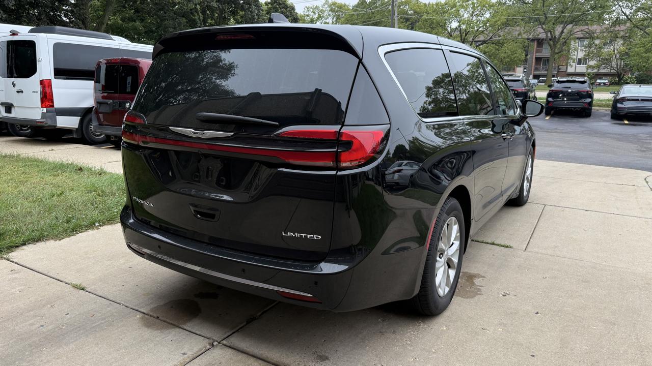 Chrysler Pacifica Limited 2026