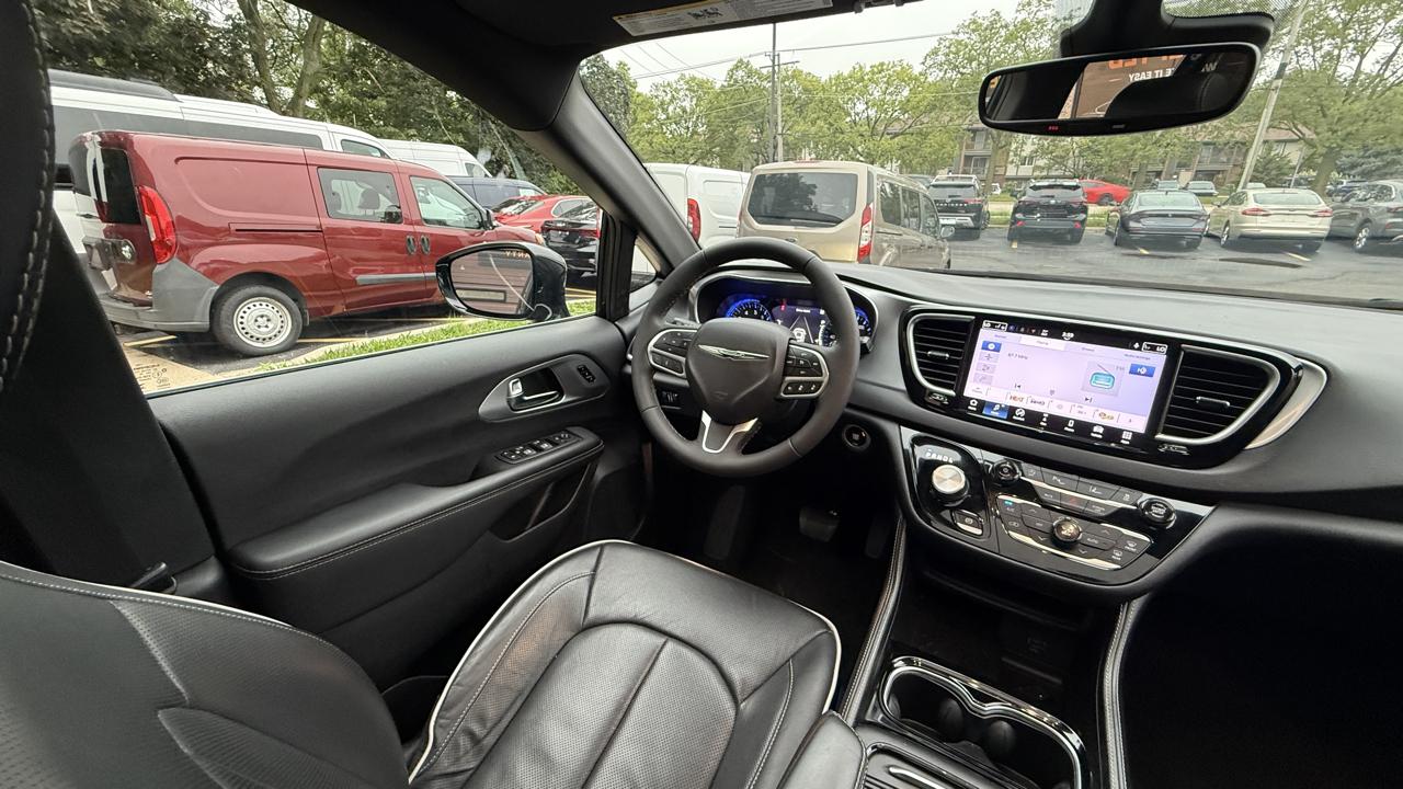Chrysler Pacifica Limited 2026