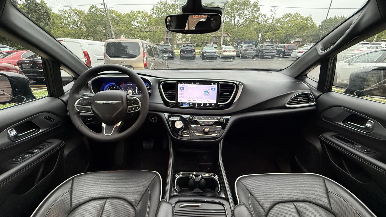 Chrysler Pacifica Limited 2026