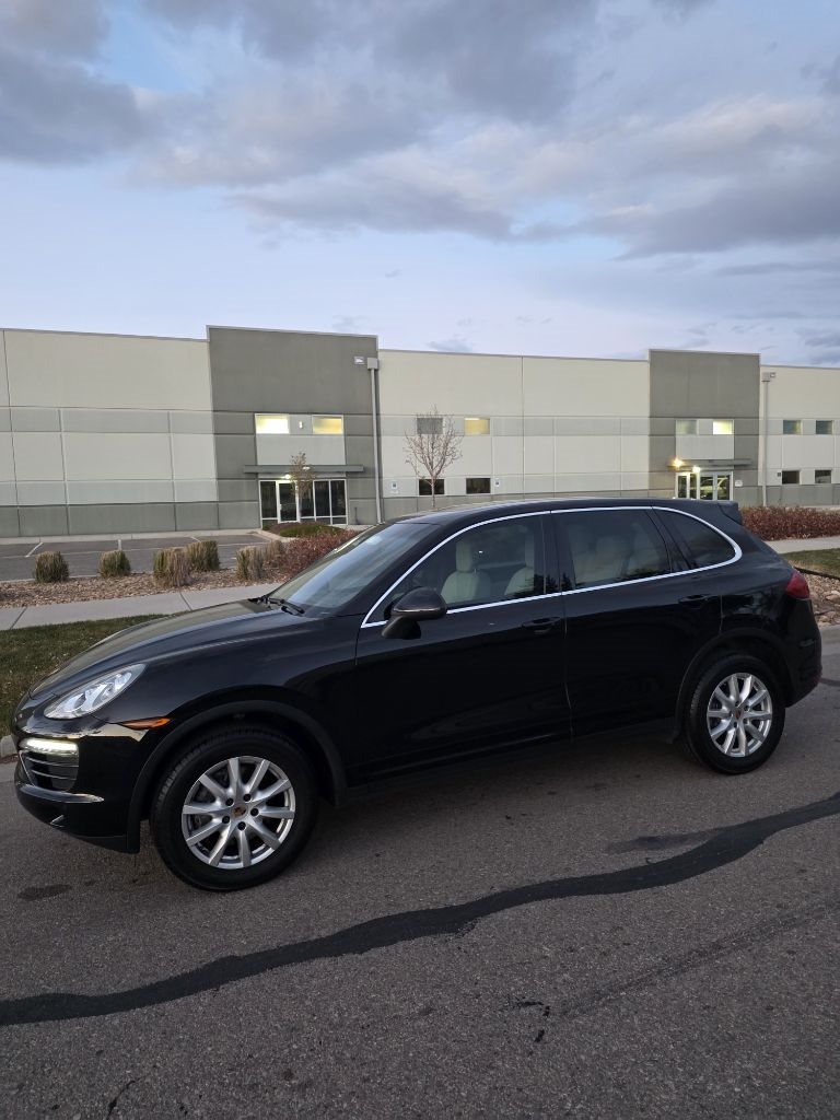 2013 Porsche Cayenne Base