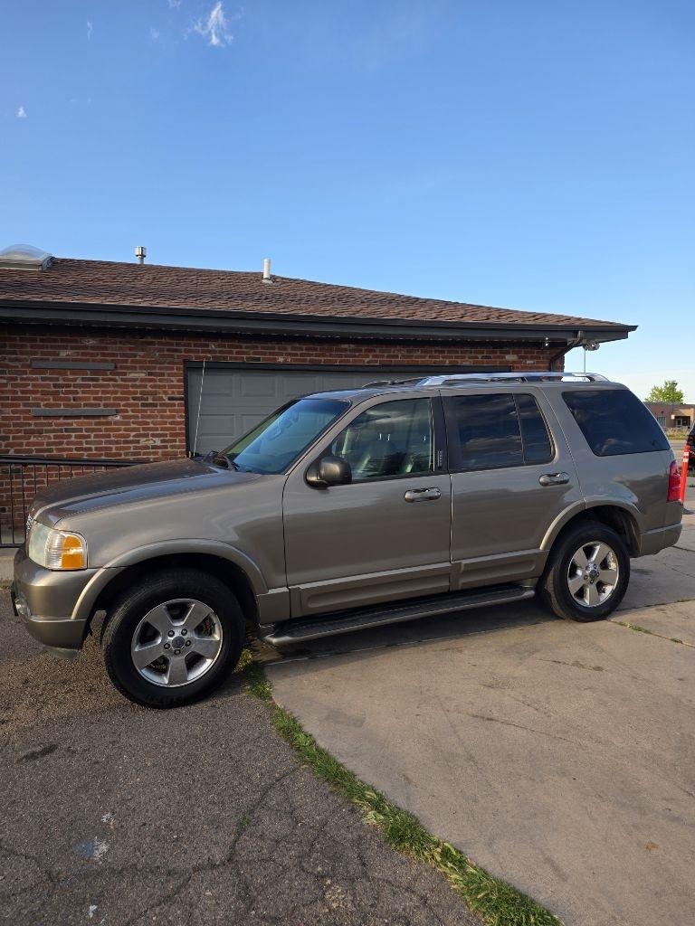 2003 Ford Explorer Limited 4.6 4x4's photo
