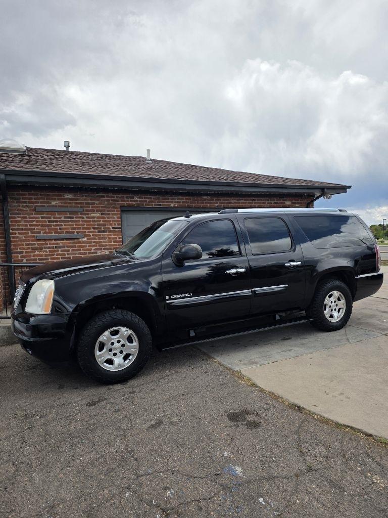 2008 GMC Yukon Denali AWD's photo