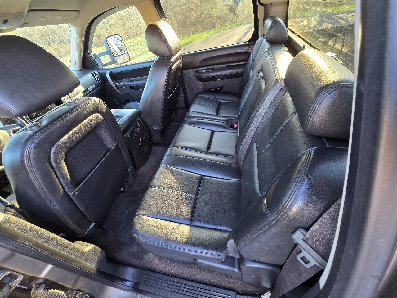 Chevrolet Silverado 3500HD LT Crew Cab 4WD 2013