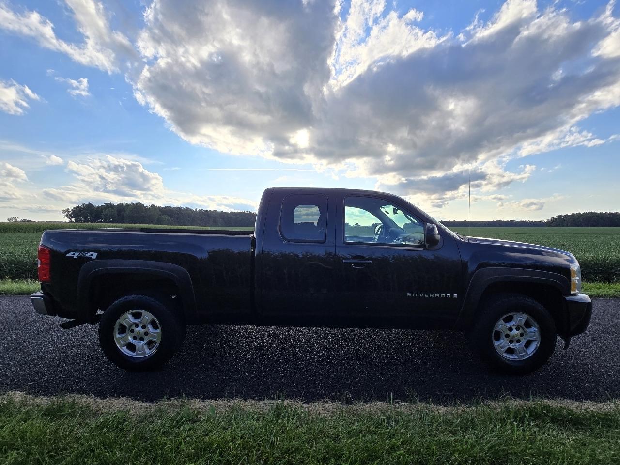 Chevrolet Silverado 1500 Work Truck Ext. Cab Std. Box 4WD 2008