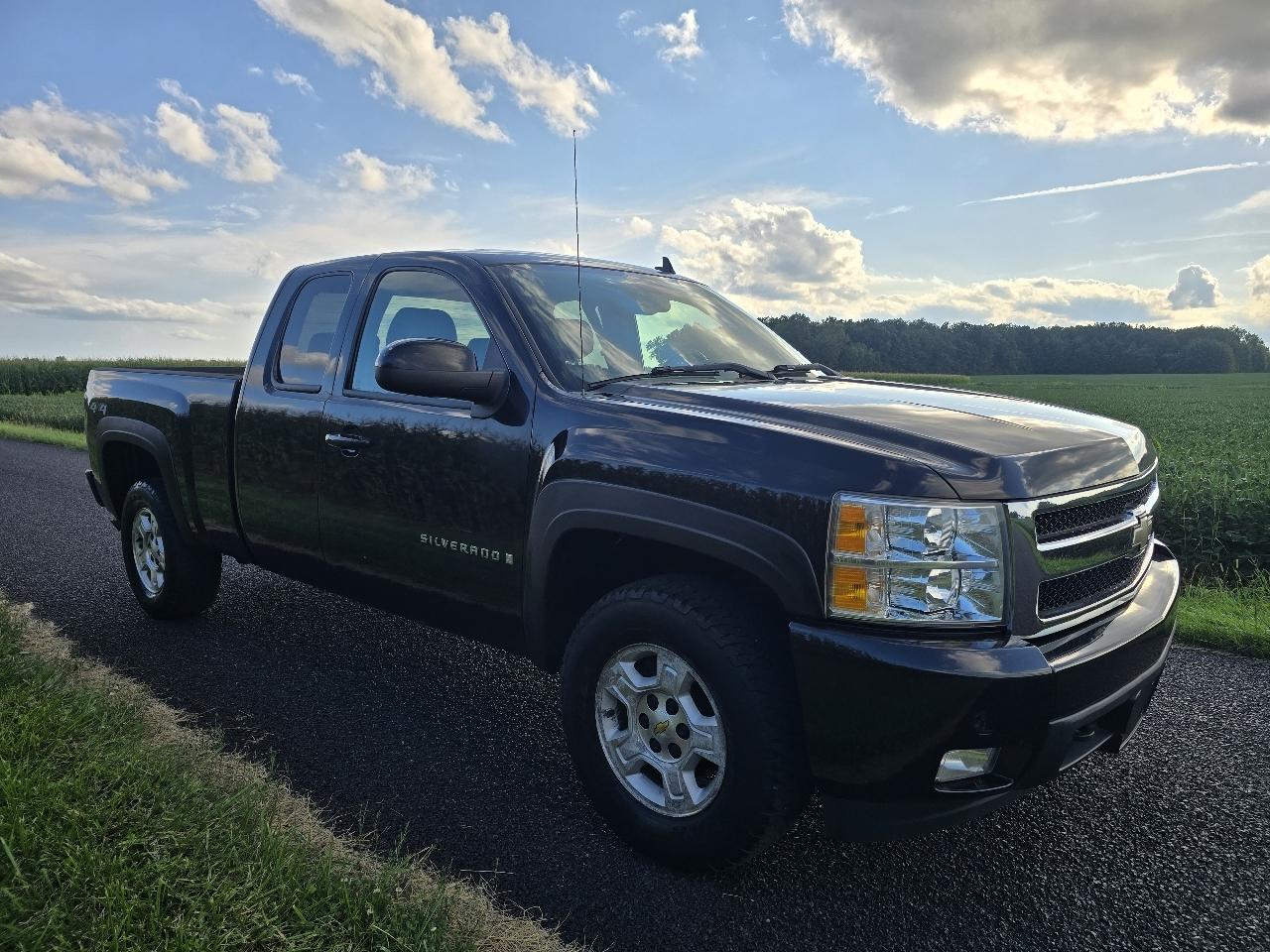Chevrolet Silverado 1500 Work Truck Ext. Cab Std. Box 4WD 2008