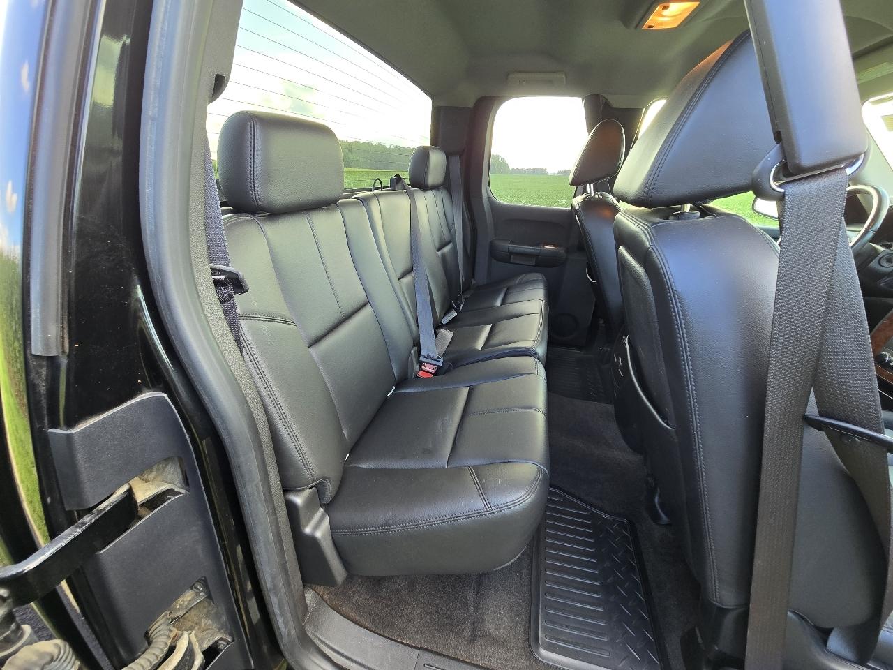 Chevrolet Silverado 1500 Work Truck Ext. Cab Std. Box 4WD 2008