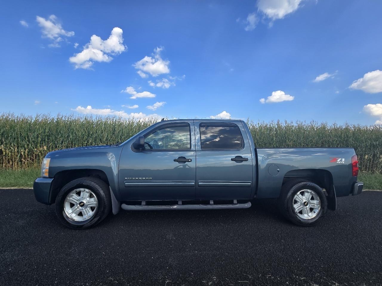 Chevrolet Silverado 1500 LT Crew Cab 4WD 2011
