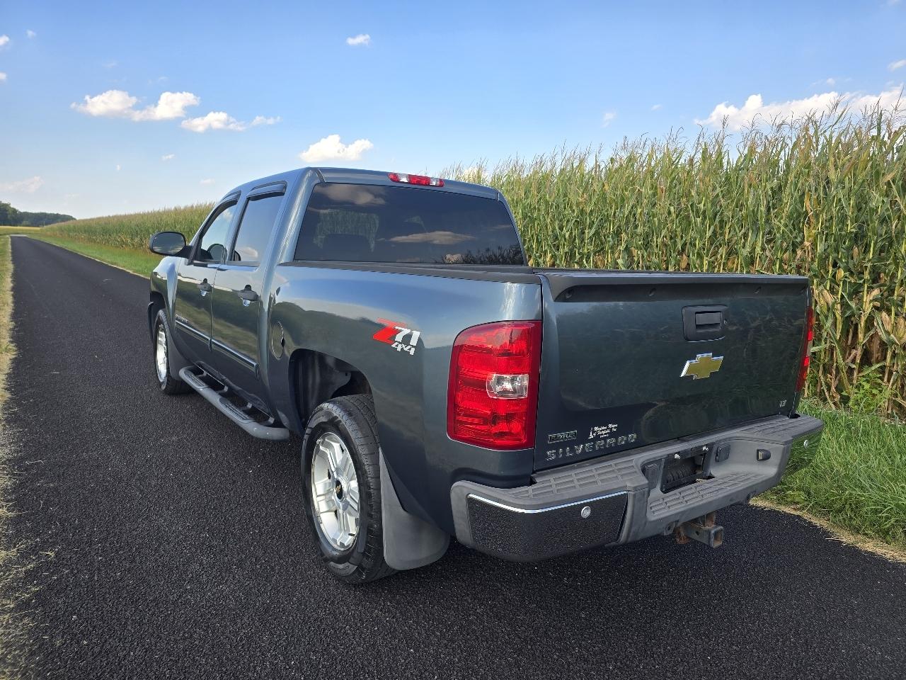 Chevrolet Silverado 1500 LT Crew Cab 4WD 2011