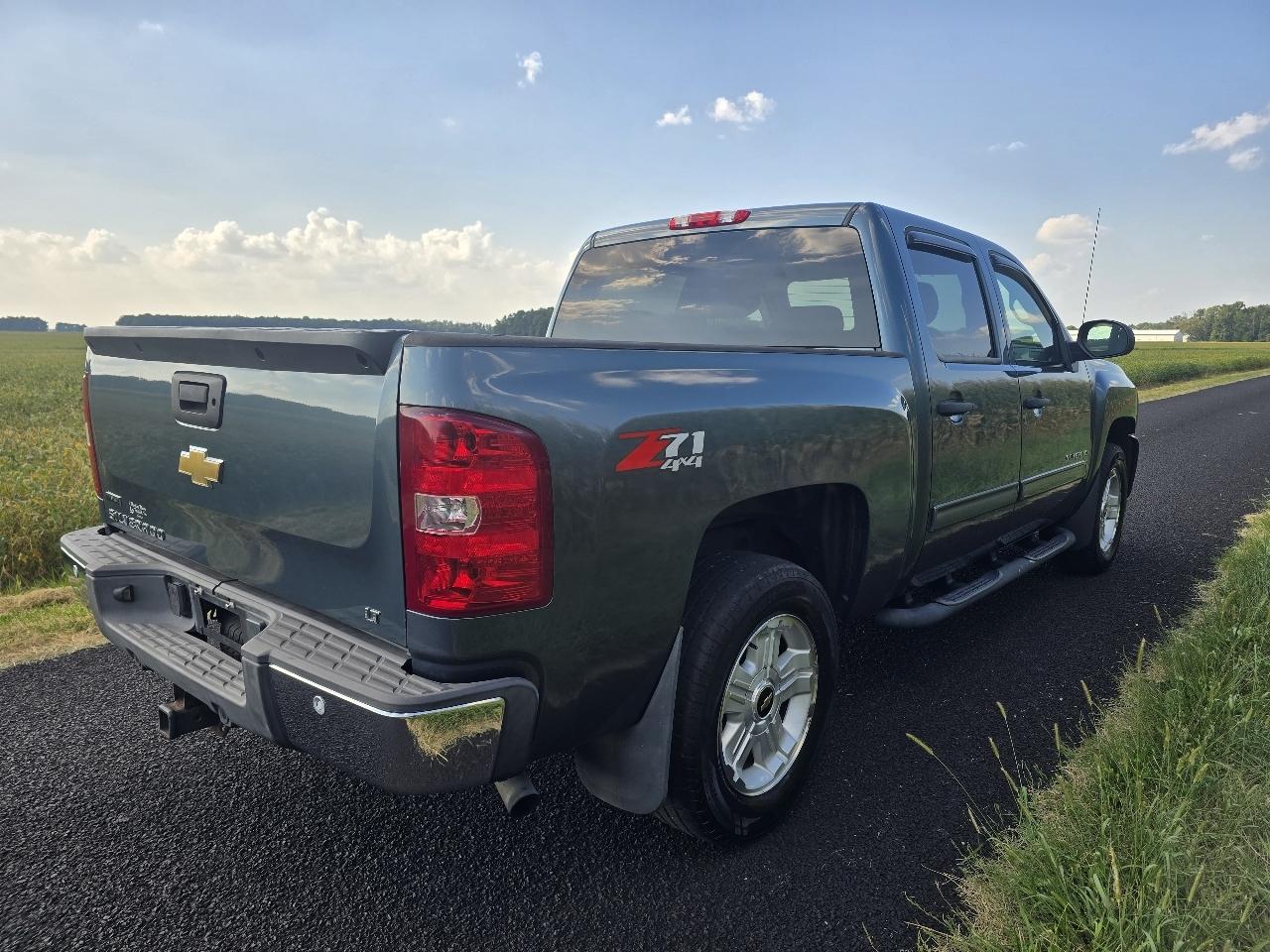 Chevrolet Silverado 1500 LT Crew Cab 4WD 2011