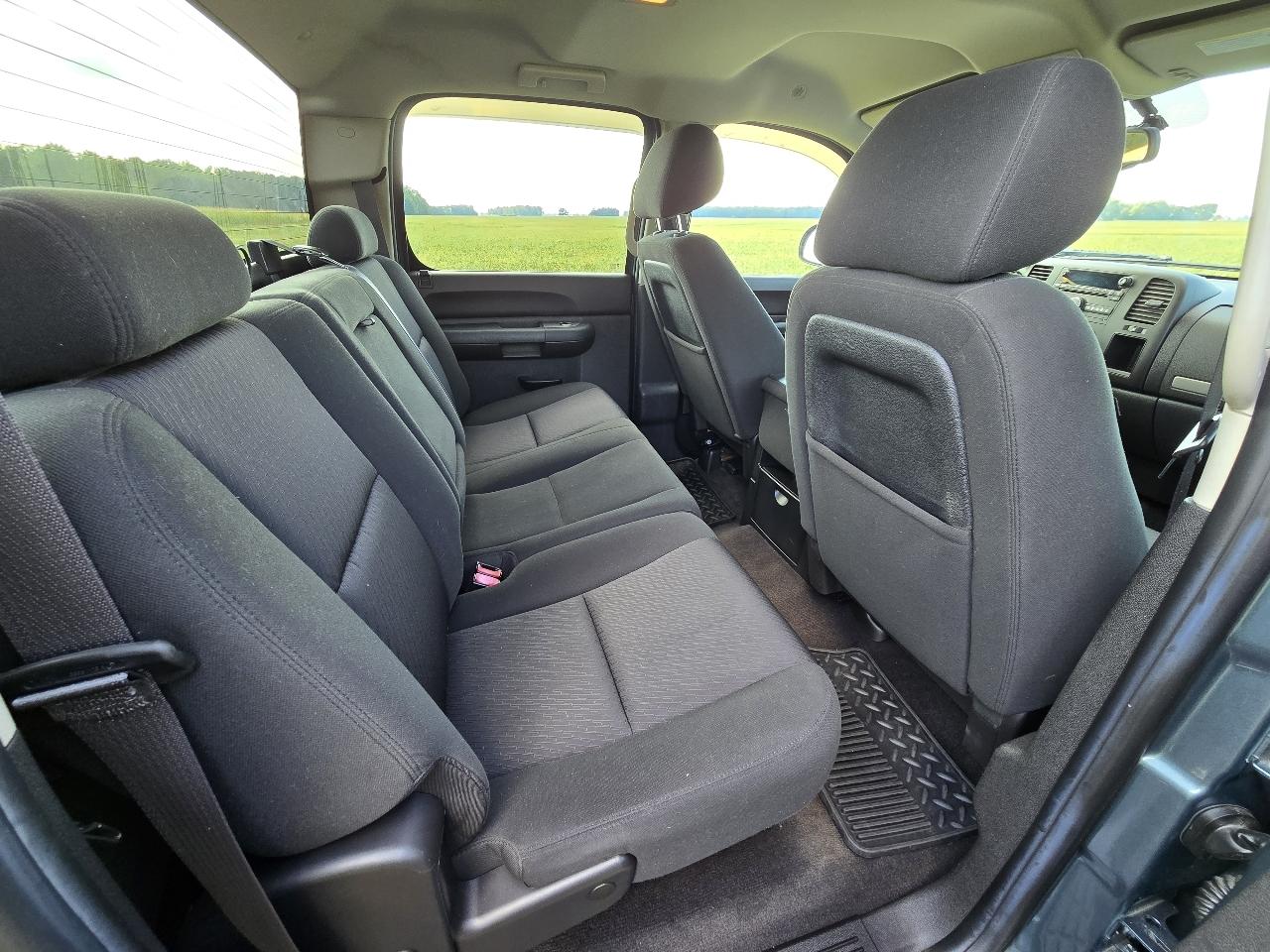 Chevrolet Silverado 1500 LT Crew Cab 4WD 2011