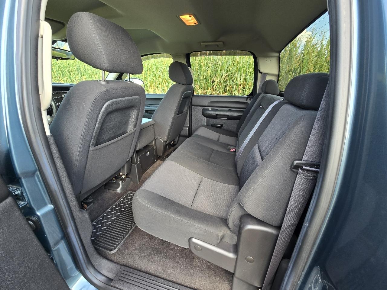 Chevrolet Silverado 1500 LT Crew Cab 4WD 2011