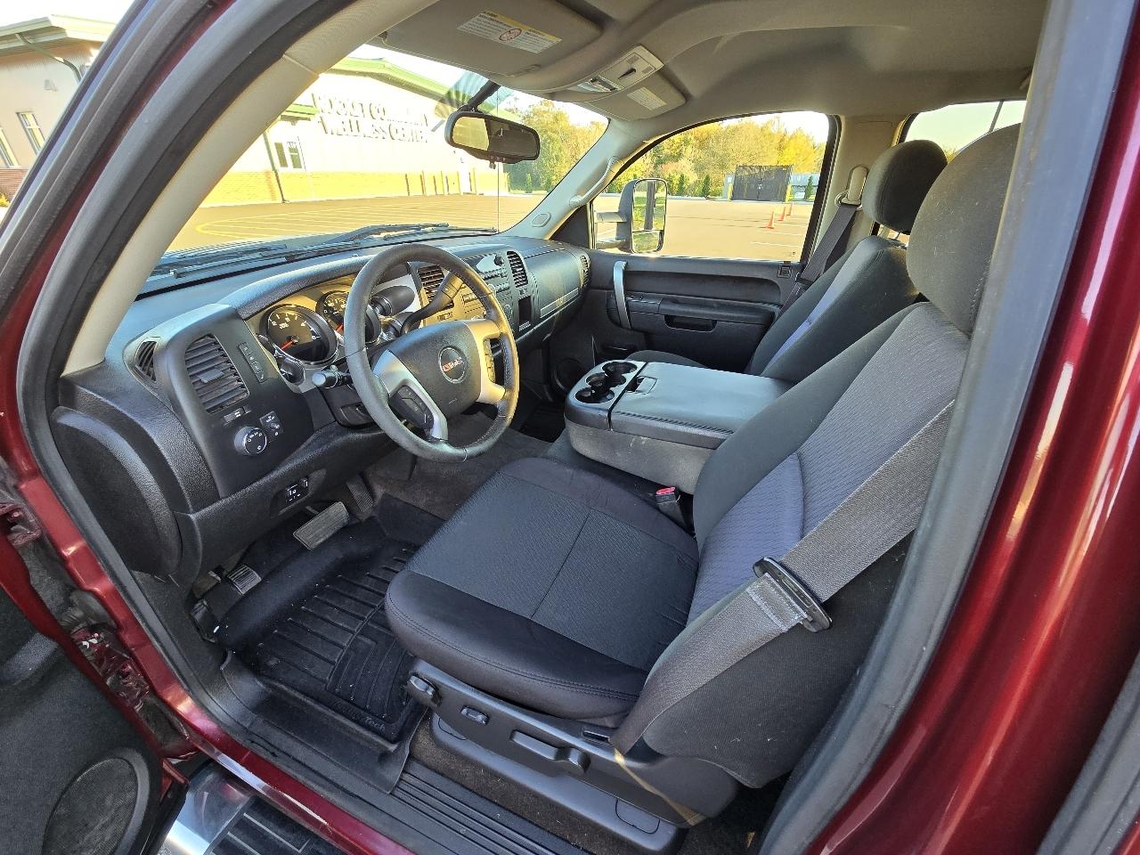 GMC Sierra 2500HD SLE Crew Cab 4WD 2014