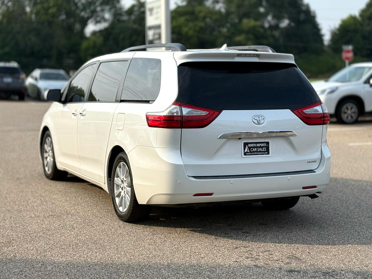 2015 Toyota Sienna XLE Premium photo 3