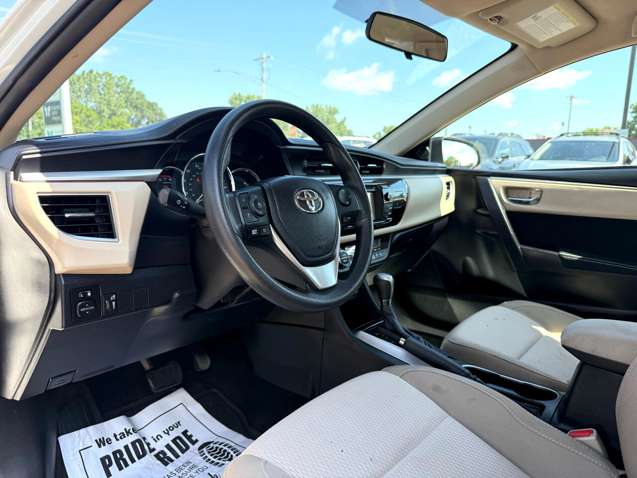 2015 Toyota Corolla L photo 9