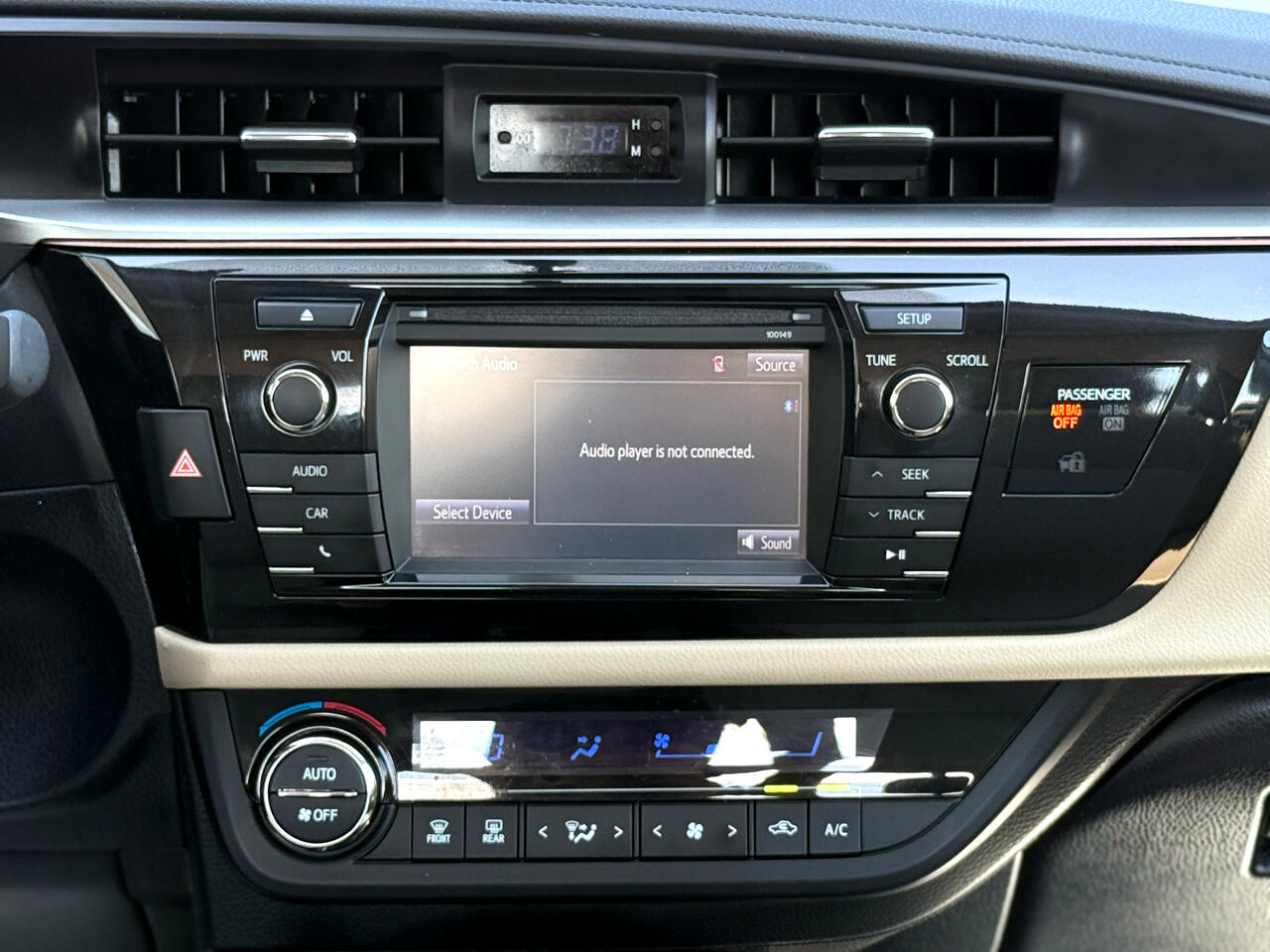 2015 Toyota Corolla L photo 15
