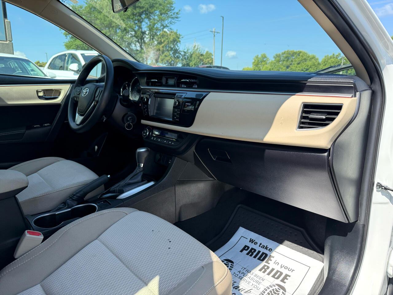 2015 Toyota Corolla L photo 18