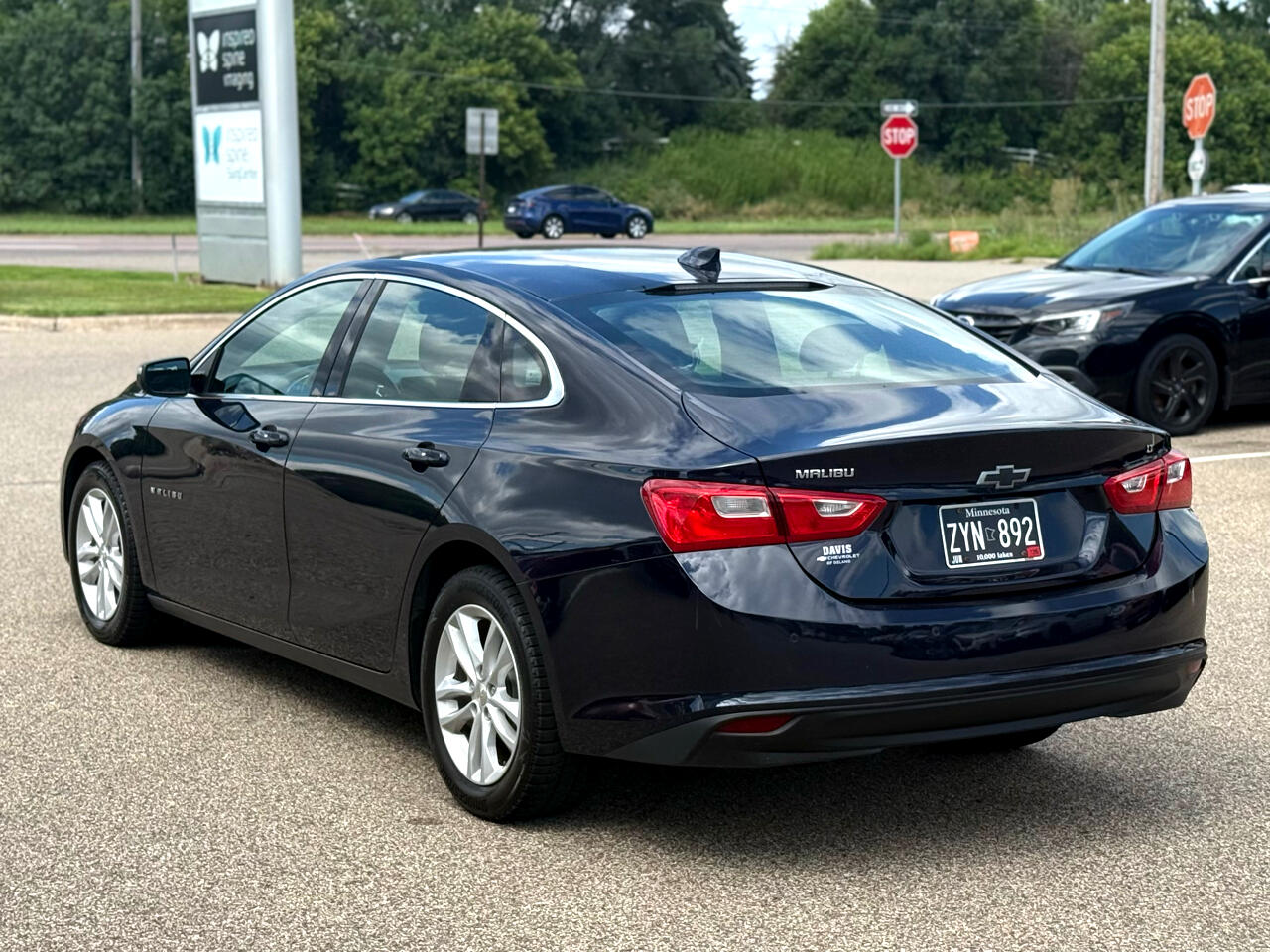 2017 Chevrolet Malibu 1LT photo 3