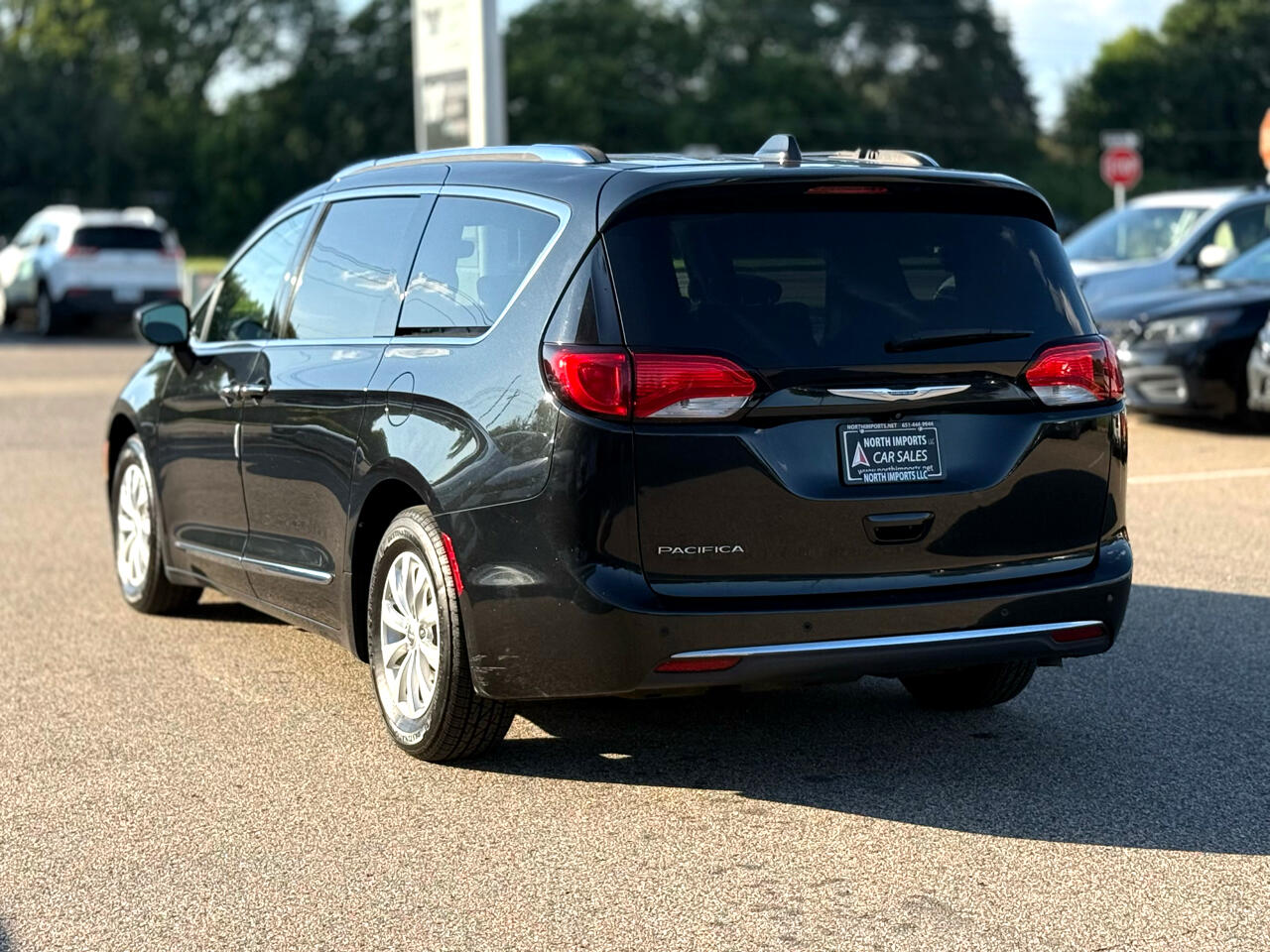 2018 Chrysler Pacifica Touring L photo 3