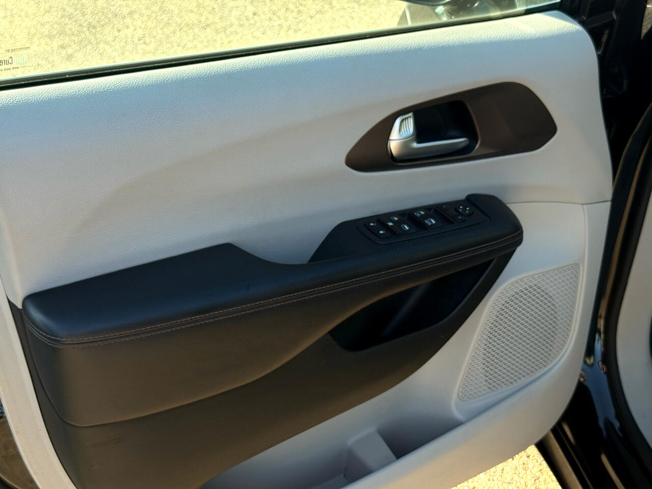 2018 Chrysler Pacifica Touring L photo 9