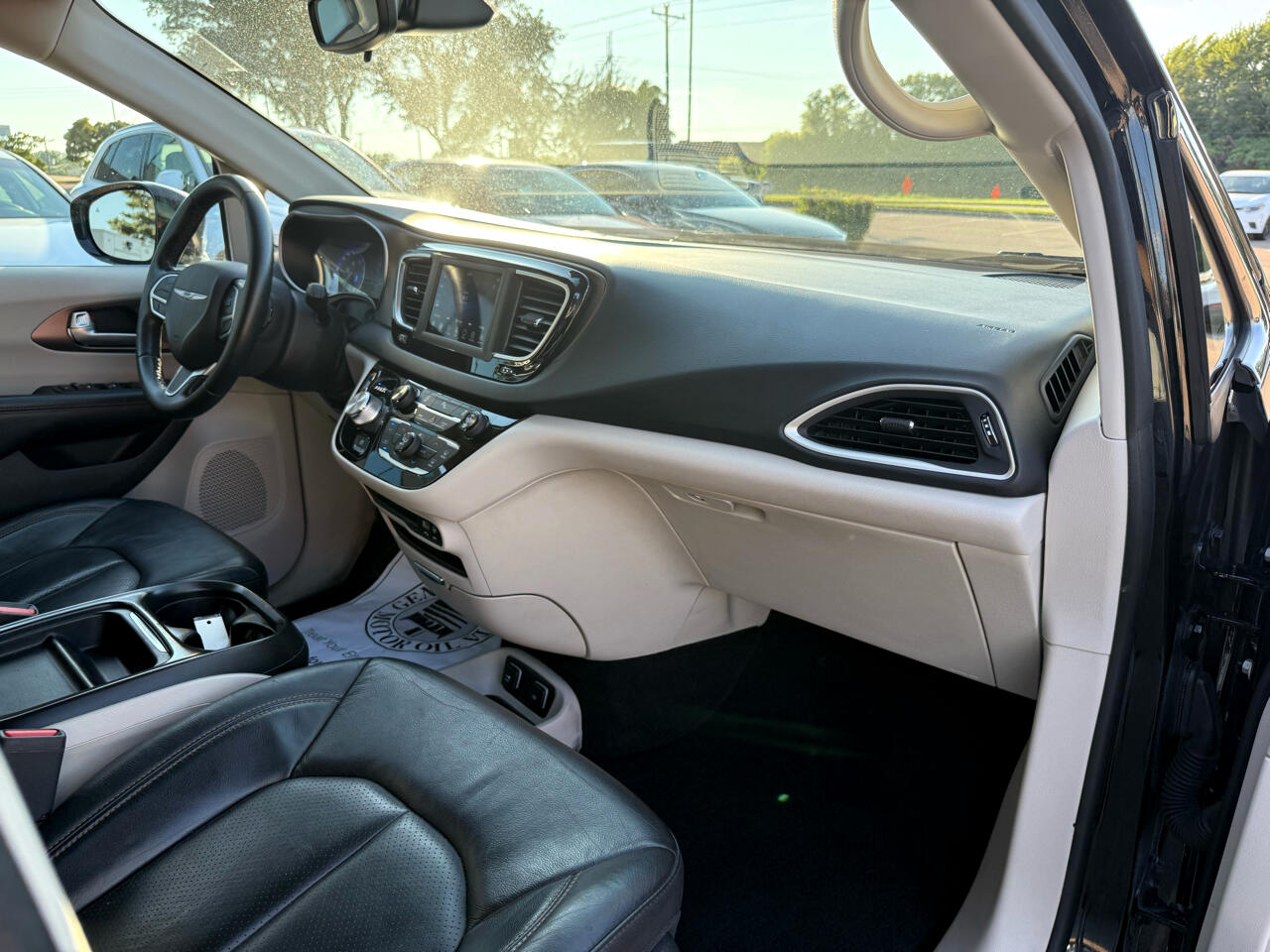 2018 Chrysler Pacifica Touring L photo 19