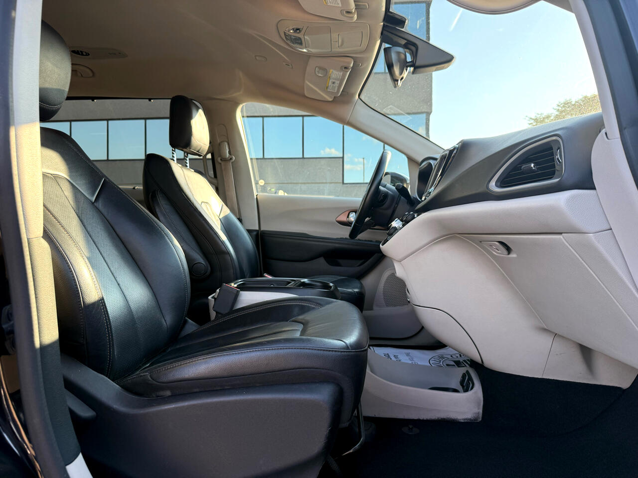 2018 Chrysler Pacifica Touring L photo 20