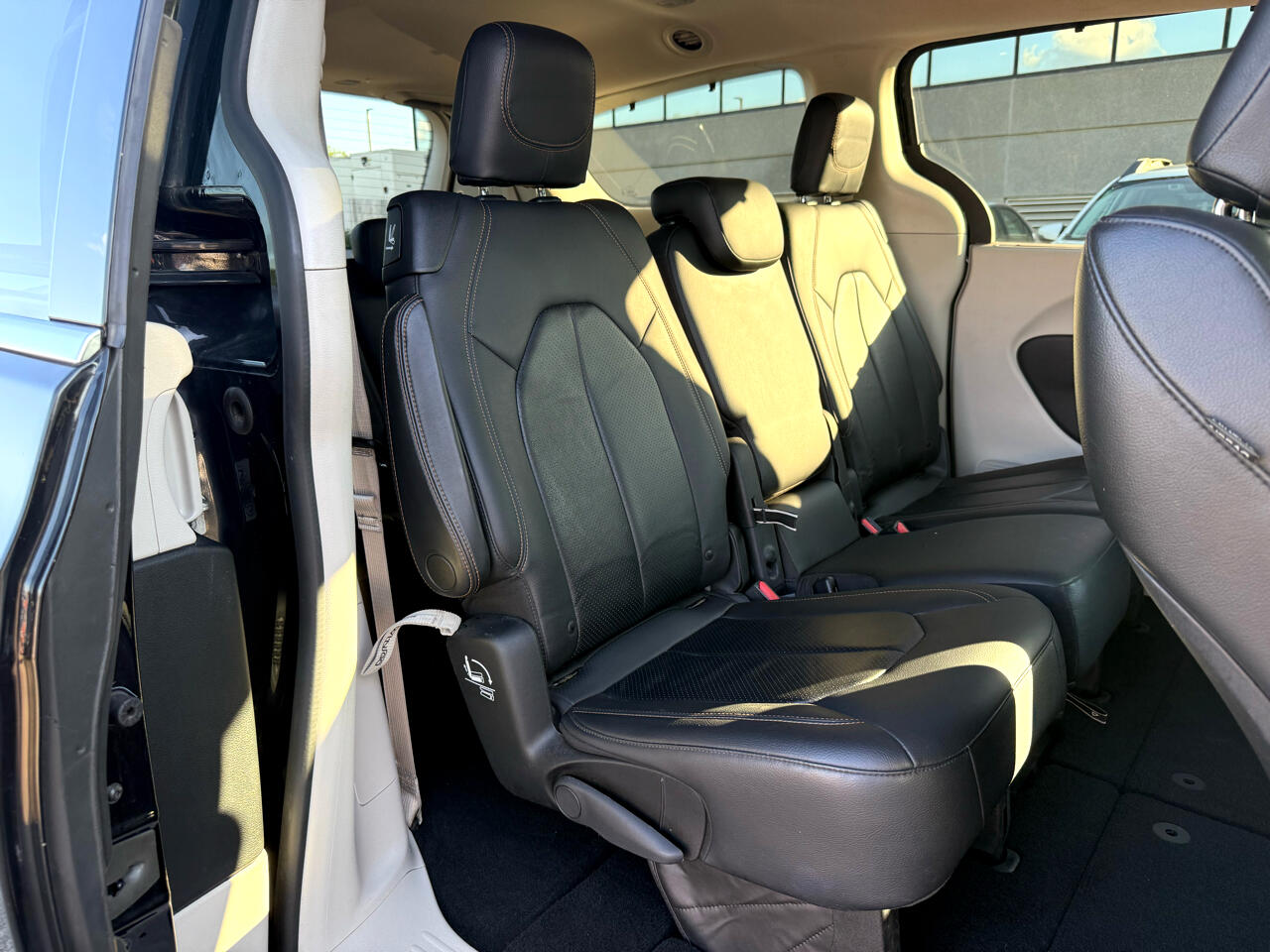 2018 Chrysler Pacifica Touring L photo 22