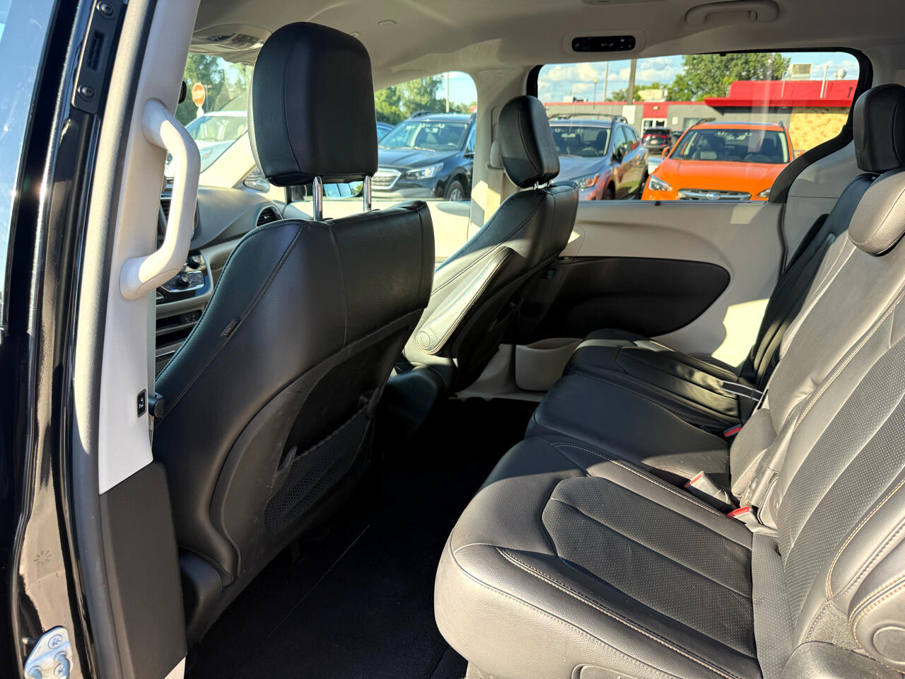 2018 Chrysler Pacifica Touring L photo 23