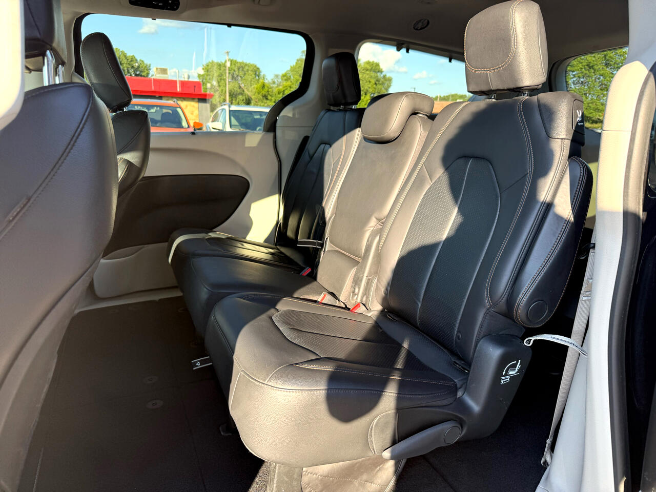 2018 Chrysler Pacifica Touring L photo 24