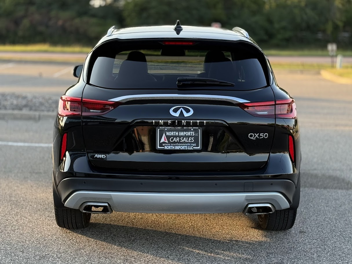 2021 Infiniti QX50 Luxe AWD photo 3