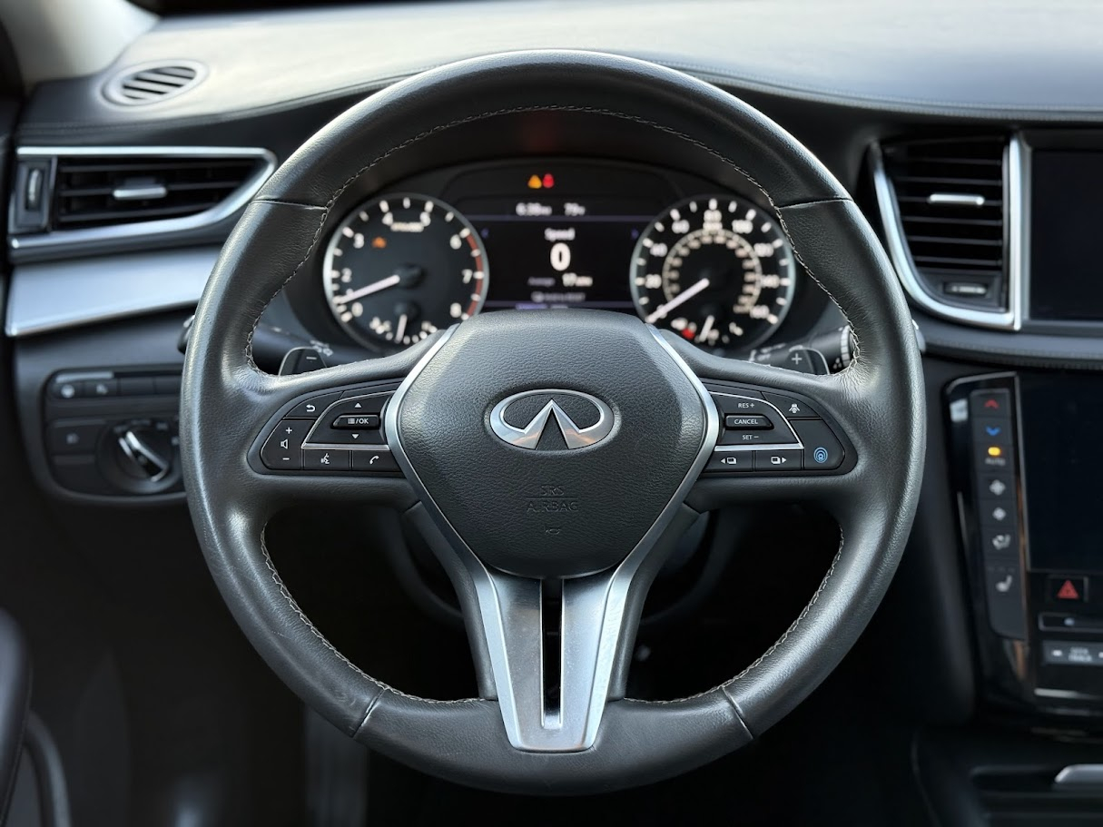 2021 Infiniti QX50 Luxe AWD photo 14