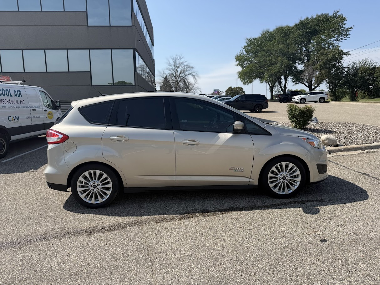 2017 Ford C-Max Energi SE photo 3