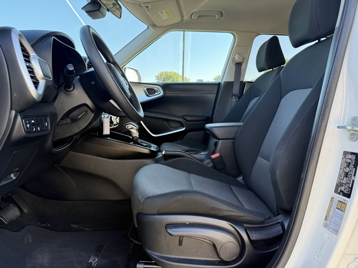 2022 Kia Soul LX photo 7