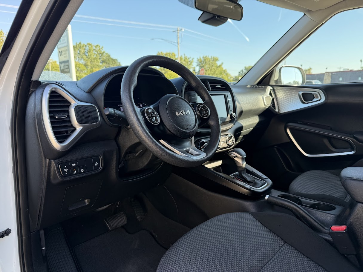 2022 Kia Soul LX photo 8