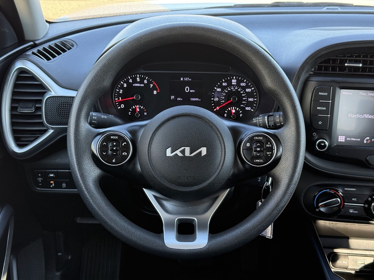 2022 Kia Soul LX photo 12