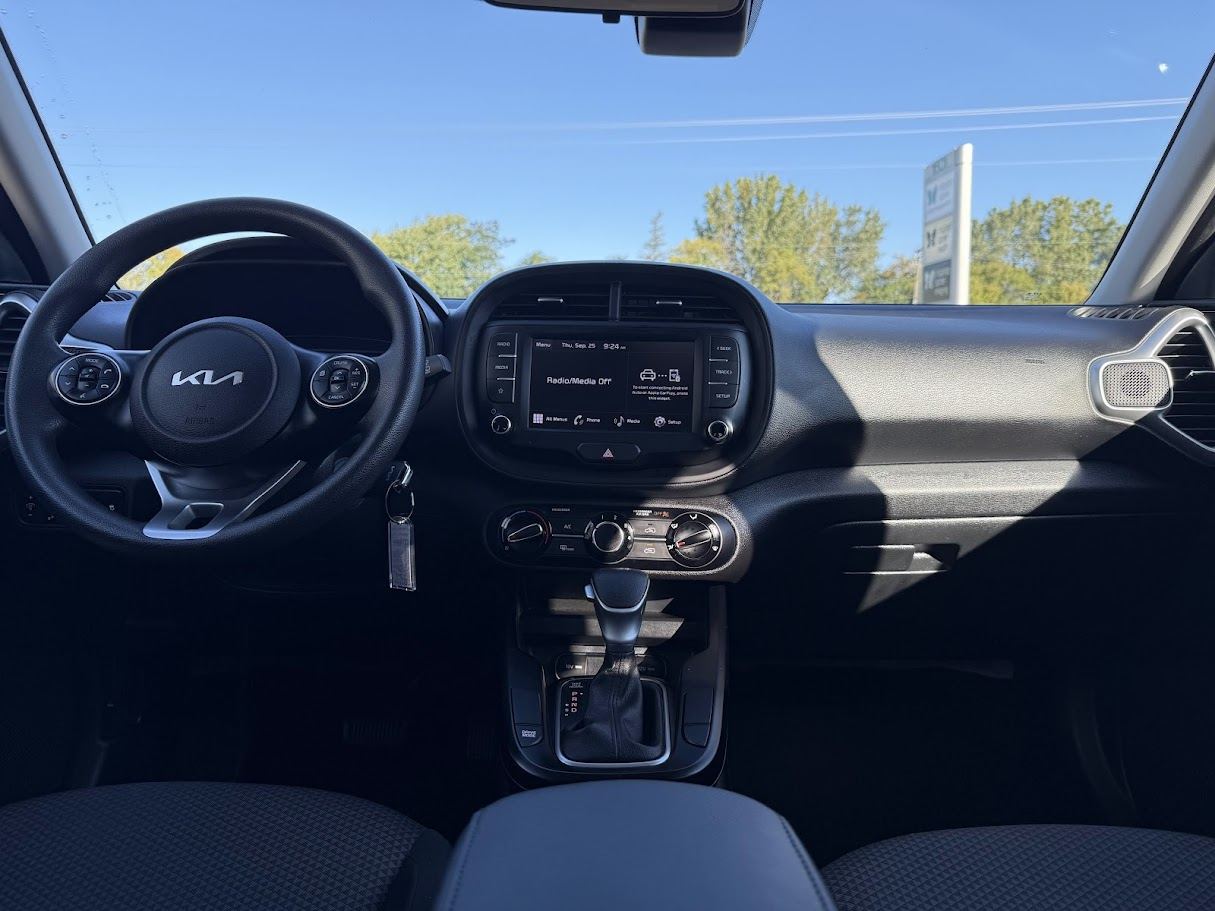 2022 Kia Soul LX photo 14