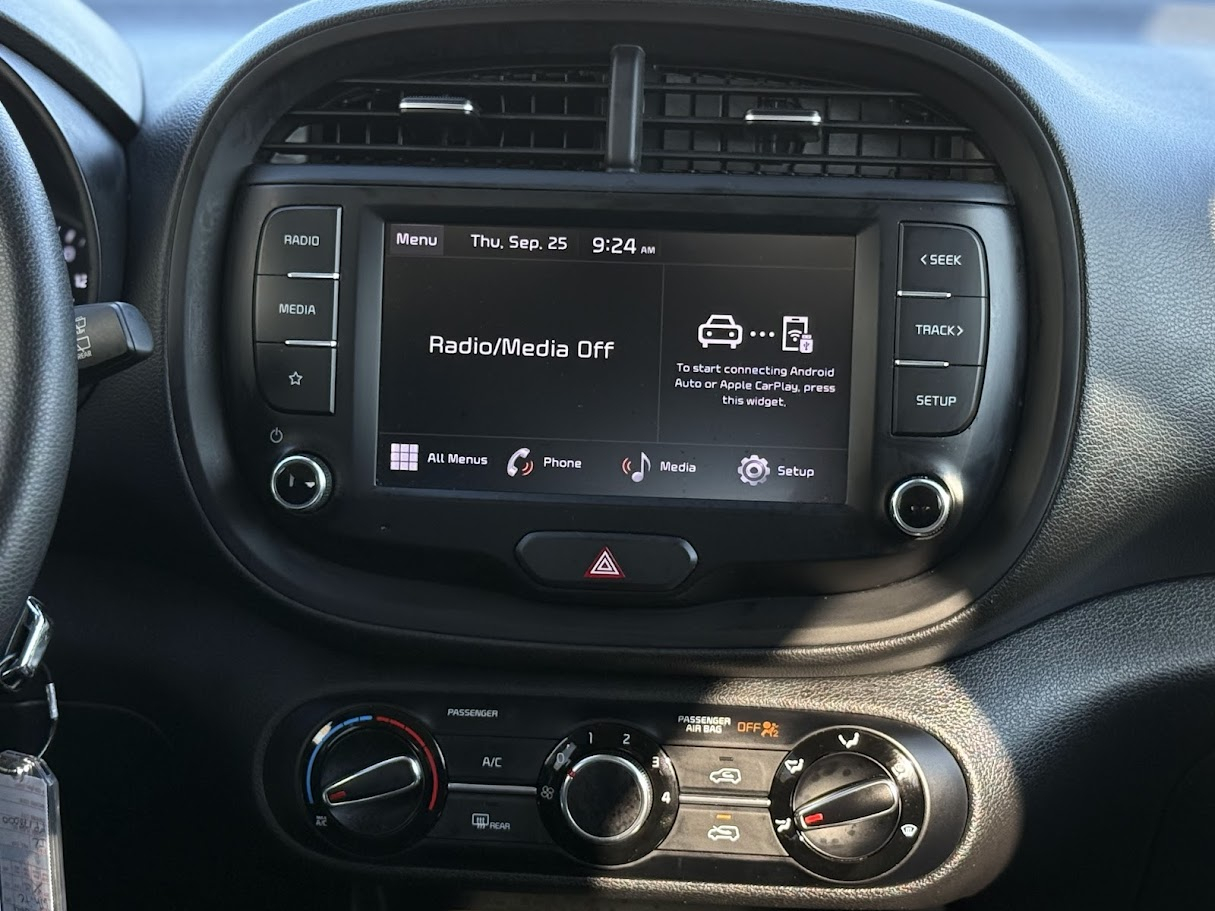 2022 Kia Soul LX photo 15