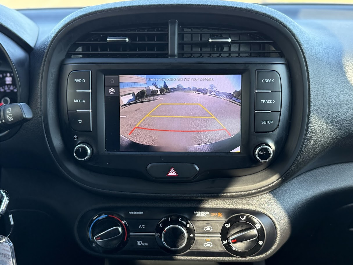 2022 Kia Soul LX photo 16