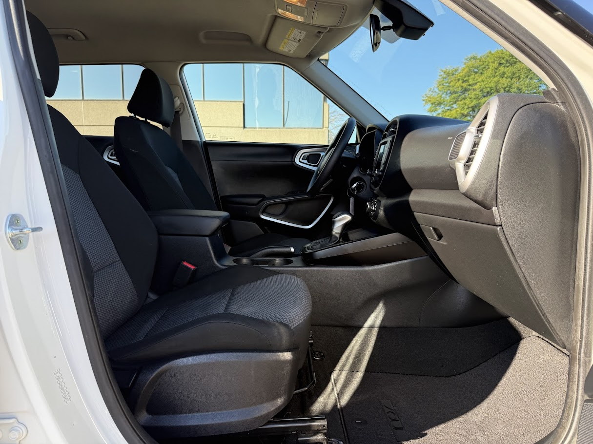 2022 Kia Soul LX photo 19
