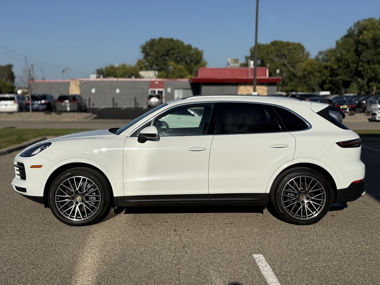 Porsche Cayenne Base 2021