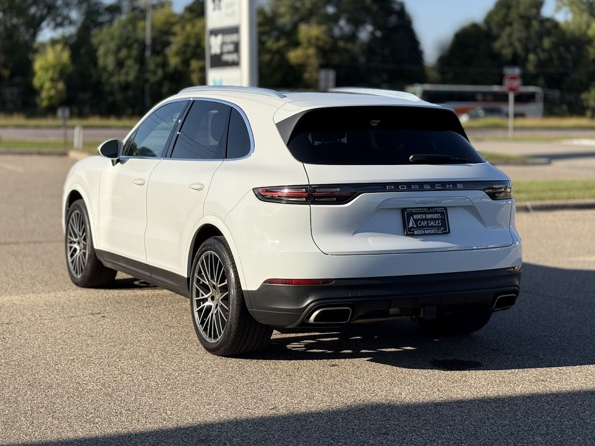 Porsche Cayenne Base 2021
