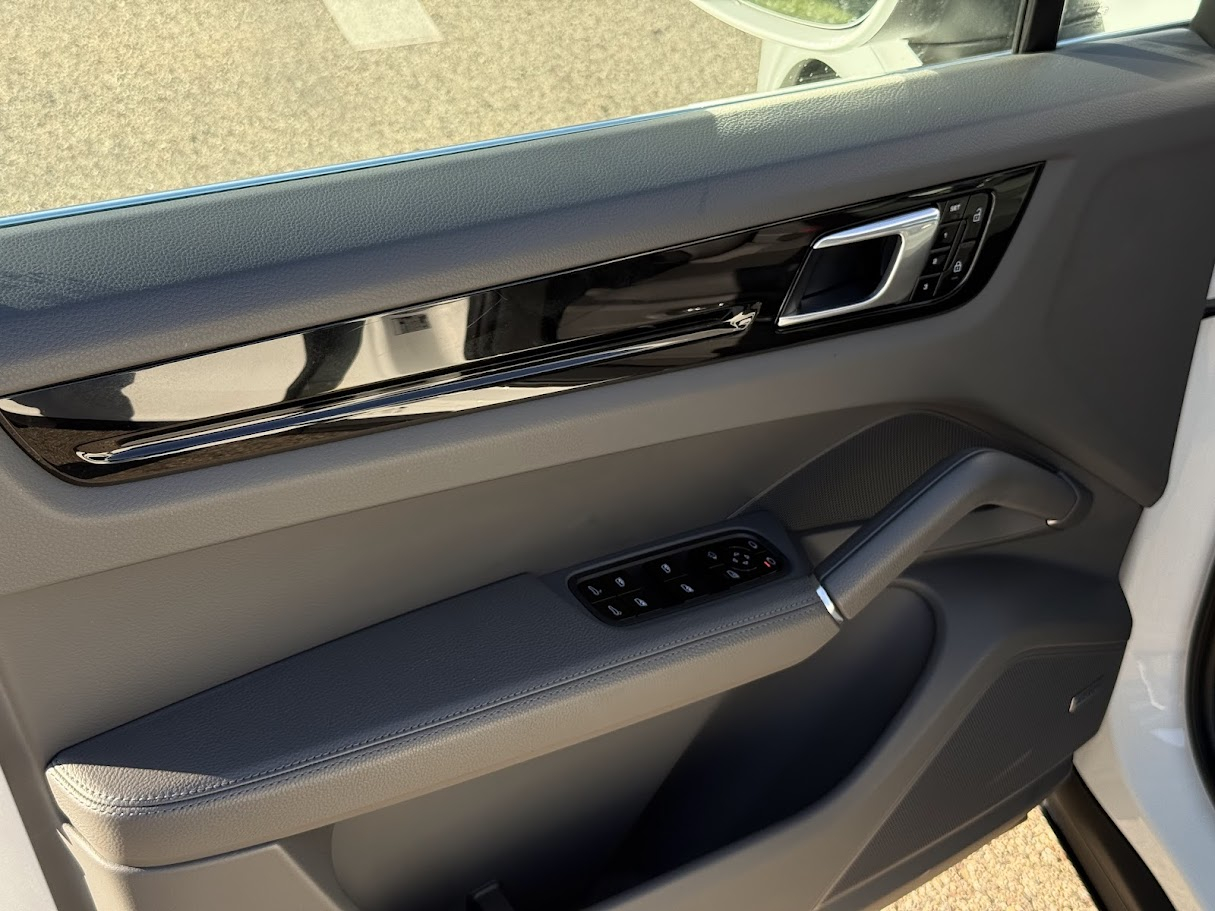 Porsche Cayenne Base 2021