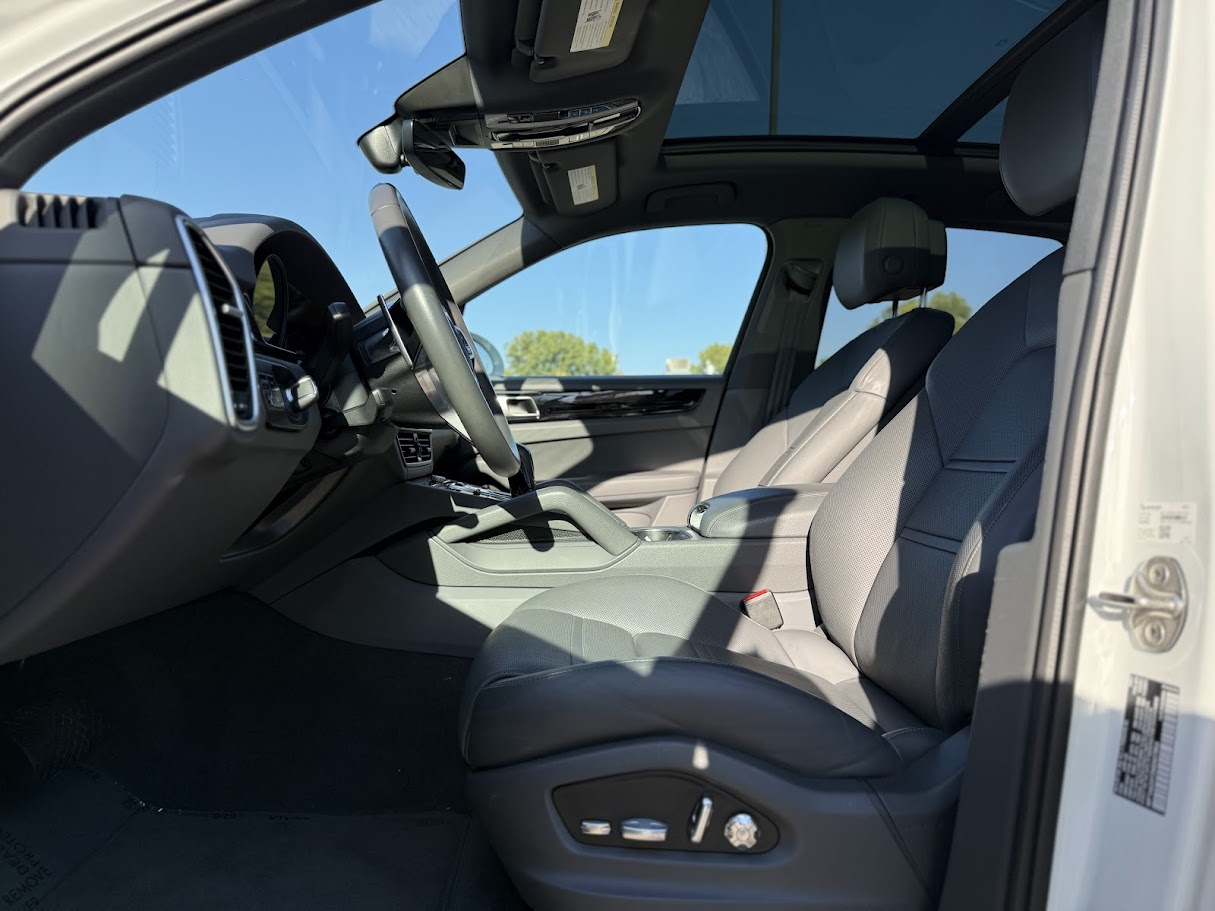 Porsche Cayenne Base 2021